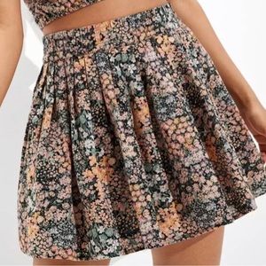 American Eagle floral skirt M